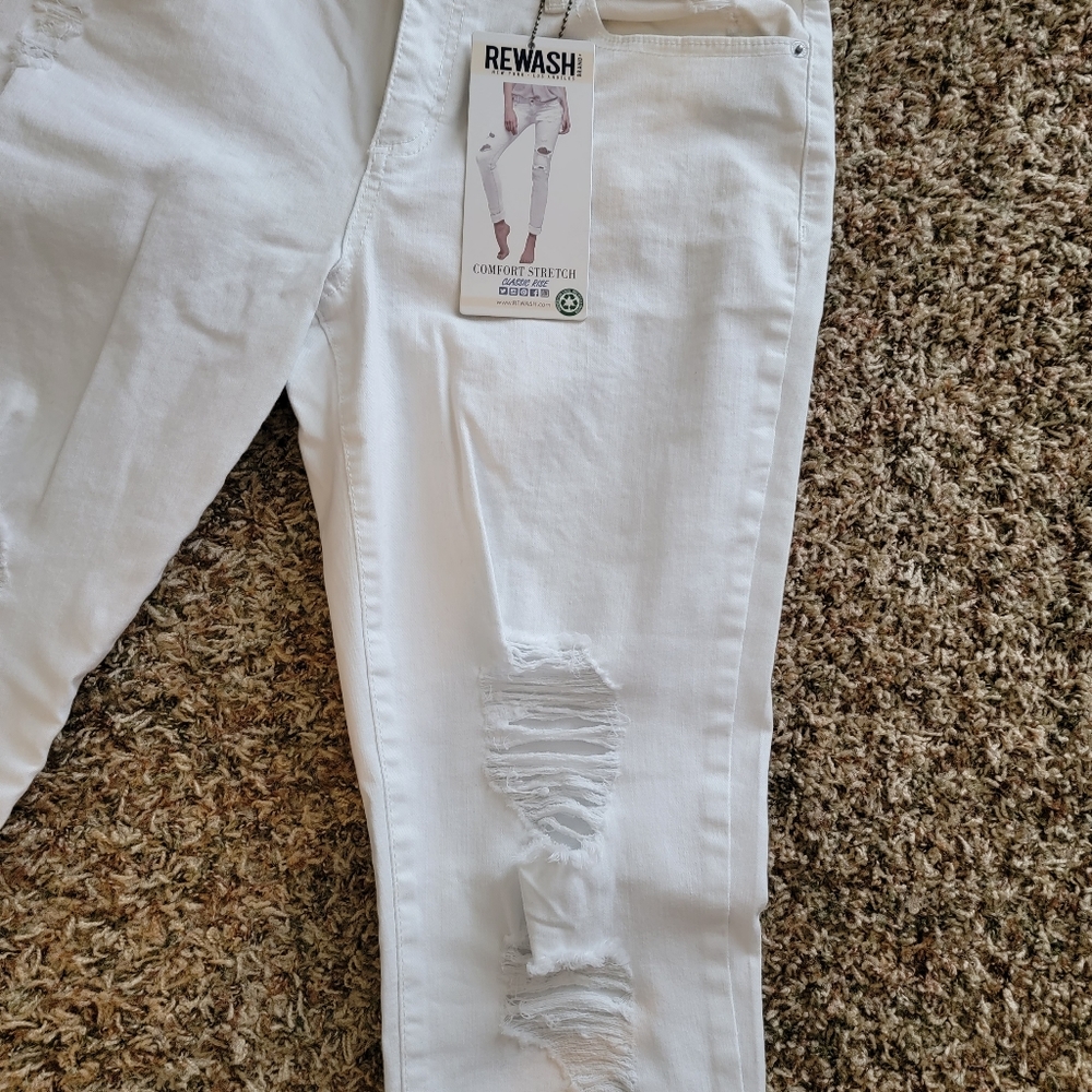 White pants - Picture 3 of 4